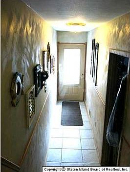 2nd image of 81 Moffett St