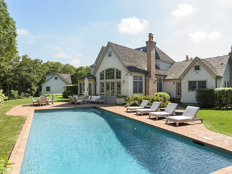 862 Old Sag Harbor Rd — Photo 1