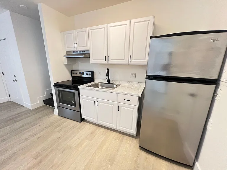 720 NW 61st St #10 — Photo 9