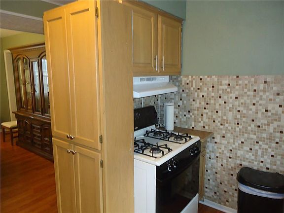 3rd image of 2115 S Manor Dr
