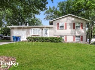 902 S Skyline Dr, Liberty, MO 64068