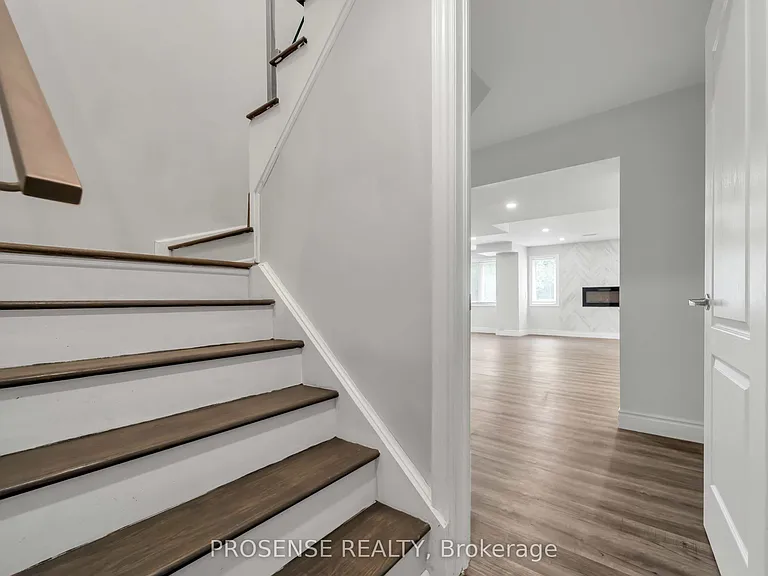 113 Johnson Dr — Photo 16