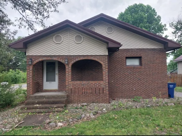 314 E 8th St, West Frankfort, IL 62896