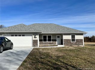 103 Shady Dr, Versailles, MO 65084