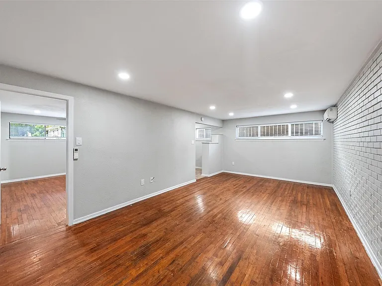 311 Hawthorne St #21 — Photo 2