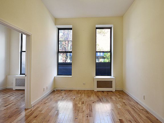 2nd image of 136 E 61st St #24