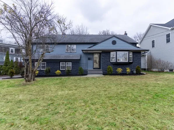 515 New Durham Rd, Metuchen, NJ 08840