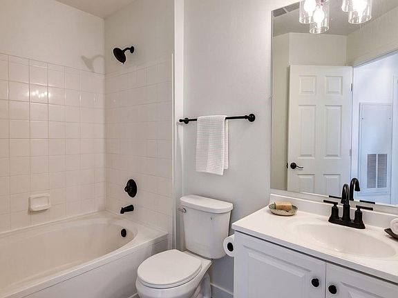 5th image of 12888 Ironstone Way #201
