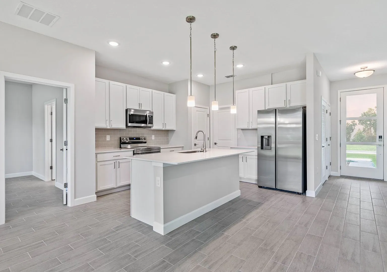 Private North Port Home with No Rear Neighbors | Convenient Location — Photo 4