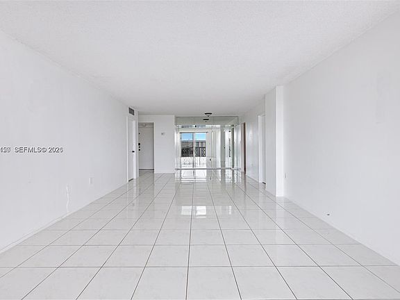 5th image of 13155 Ixora Ct APT 406