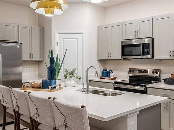 2nd image of 2513 BALMERINO WAY #0