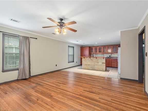 4th image of 1303 Milner Dr