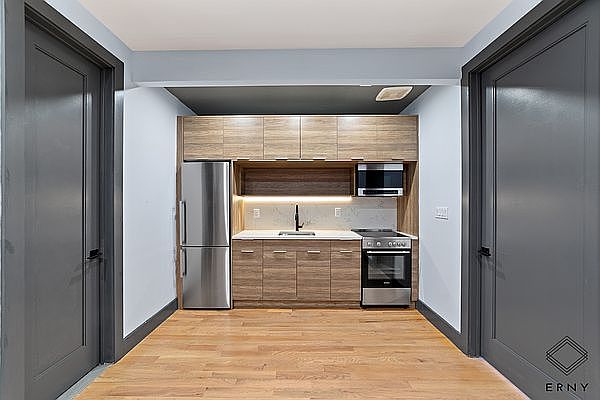 1st image of 101 E 29th St APT 3