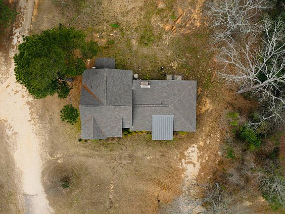 3rd image of 240 Magnolia Dr