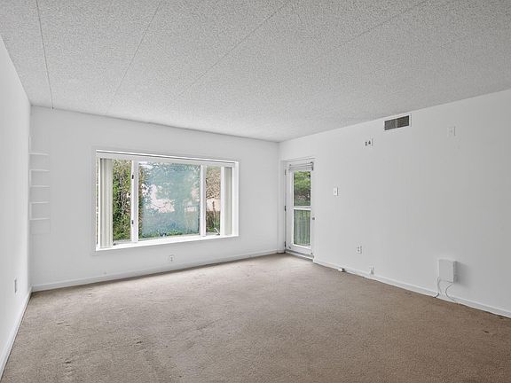 4th image of 2209 Dolphin Ave #2209