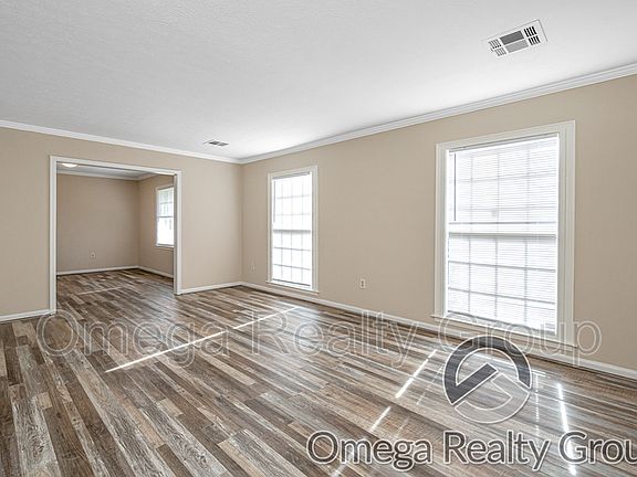 4th image of 2325 Wentworth Dr