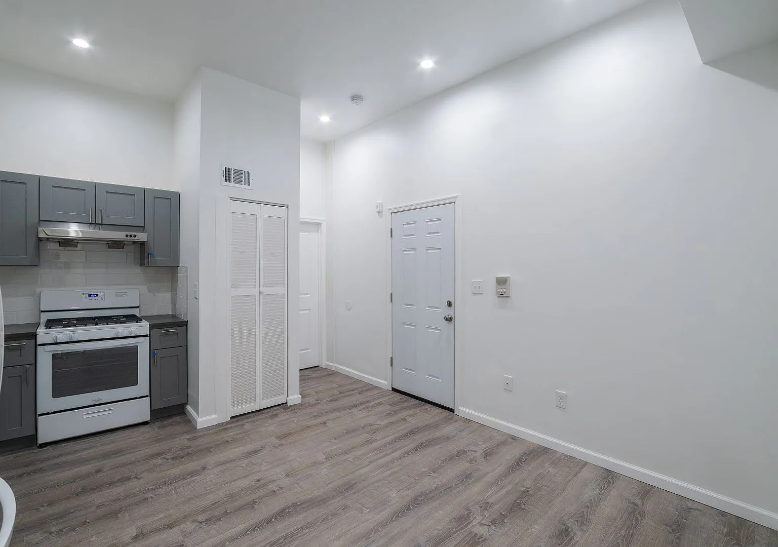 No Longer Under Management as of 4/17/26 - 1726 Pine Street — Photo 3