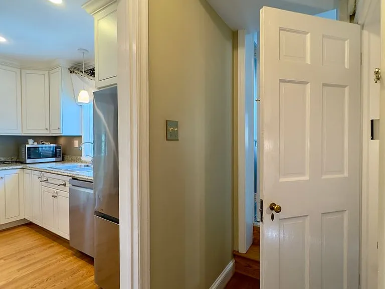 115 E Northern Pkwy — Photo 19