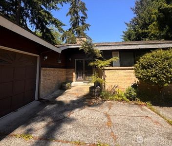 621 SW 297th Street, Federal Way, WA, 98023