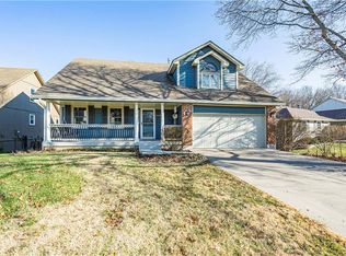 2116 NW Harbor Pl, Blue Springs, MO 64015