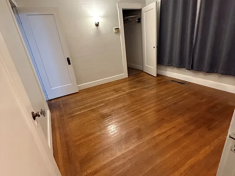 1813 Beverly Way — Photo 33