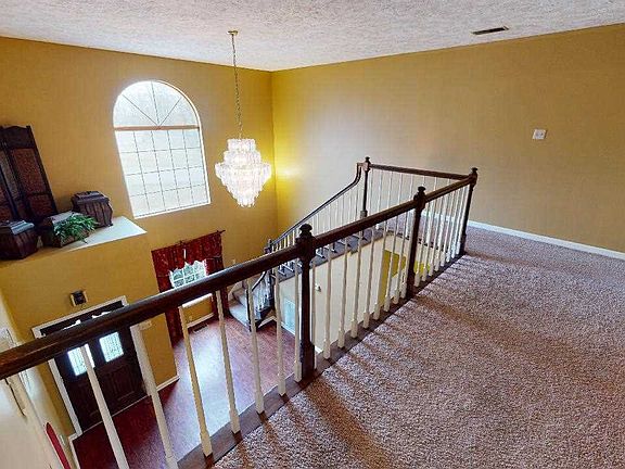 2nd image of 15 Poplar Cir