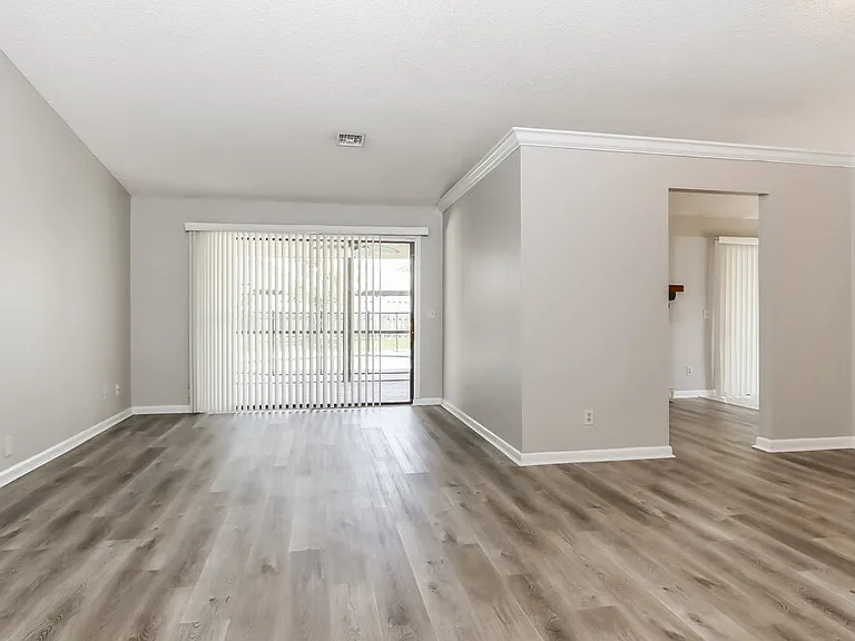 147 Viscaya Ave — Photo 5