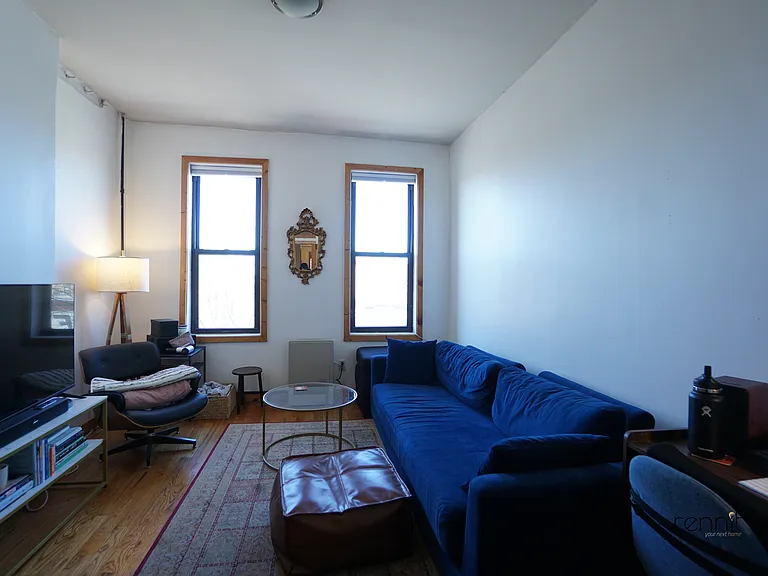 420 Melrose St #4R — Photo 9