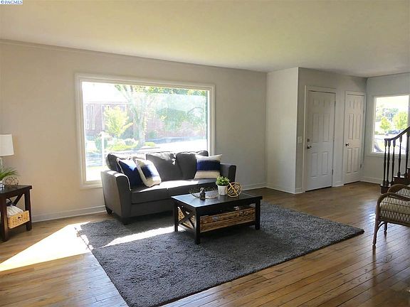 4th image of 506 Stanley St