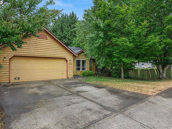 2nd image of 10406 NE 88th St