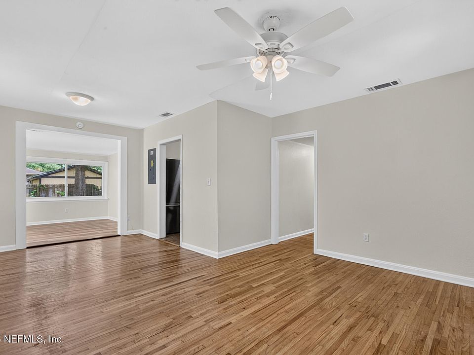 1st image of 3341 SEVILLE Street W
