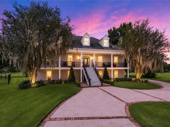 26 Bocage Dr, Destrehan, LA 70047