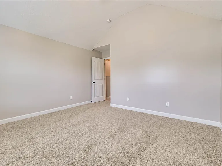 127 Radcliff Dr — Photo 39