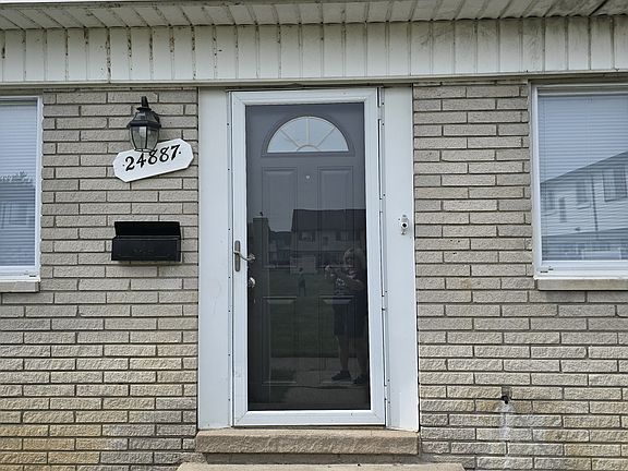 2nd image of 24887 Mayfair St