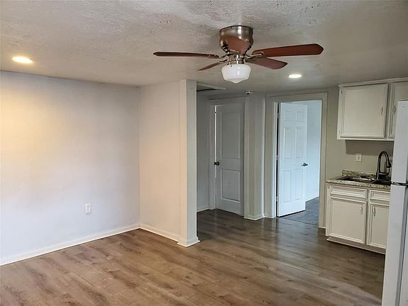 5th image of 1220 Griffin St #A