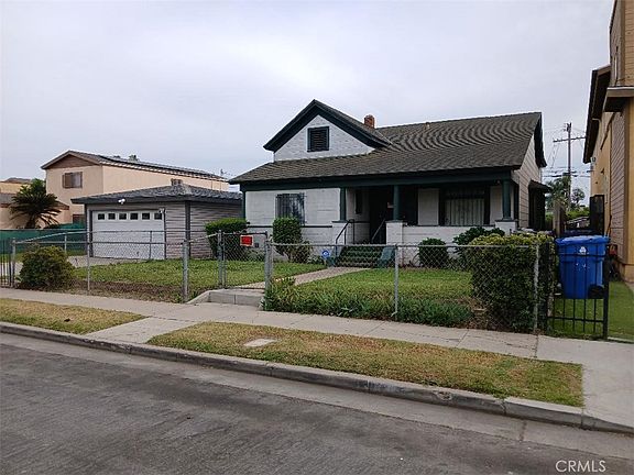 3rd image of 940 W 78th St