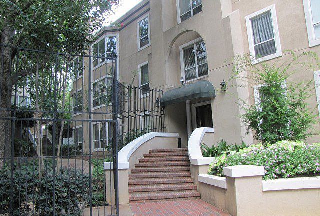 You cannot ask for a better location to reside than Colony Park Citihomes which is located in the heart of Midtown across the street from Piedmont Park.