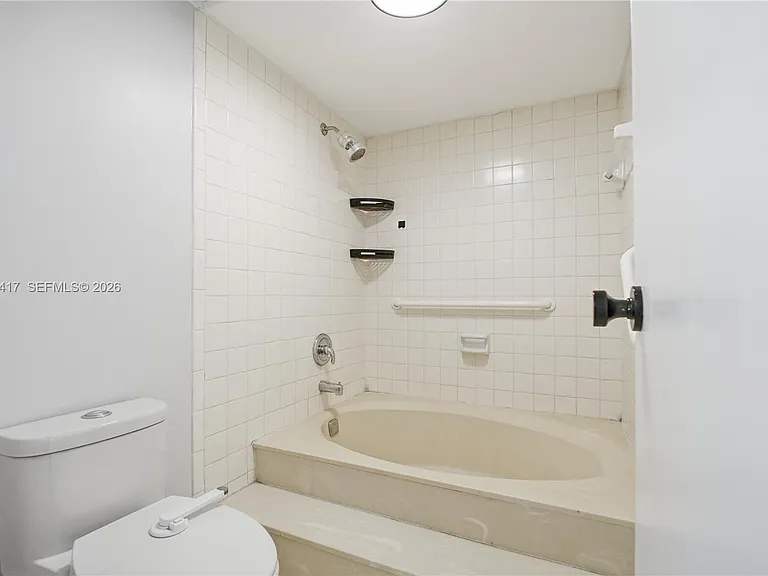 16570 NE 26th Ave #5A — Photo 11