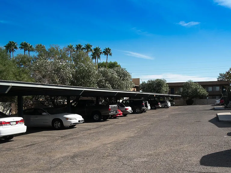 E Blacklidge Dr — Photo 21