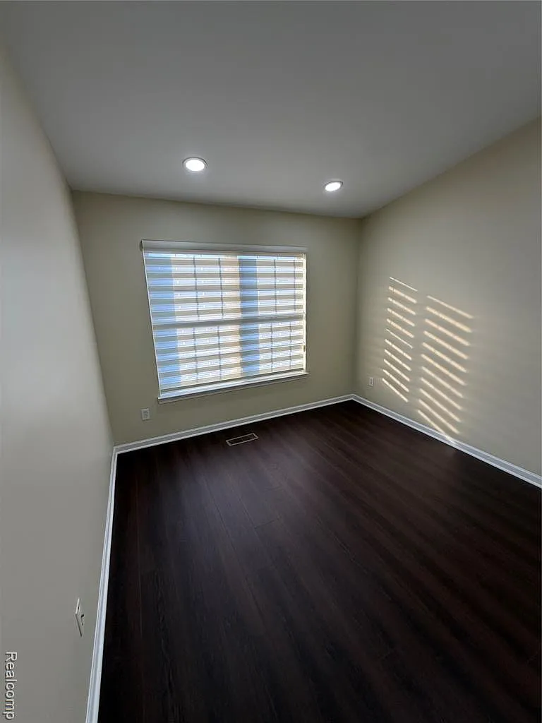 2 bed, 2.0 bath, 1550 sqft, $2,450 — Photo 2