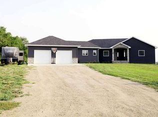 8421 11th Ave SE, Minot, ND 58701