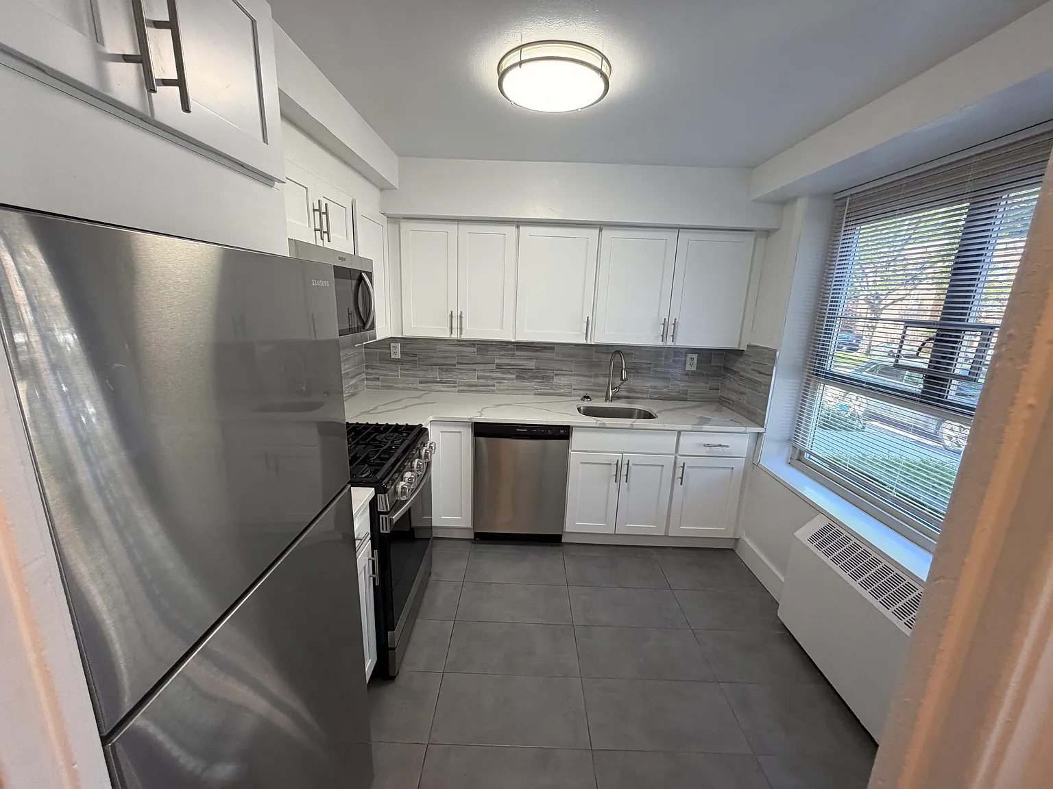 194th Ln, Fresh Meadows — Photo 3