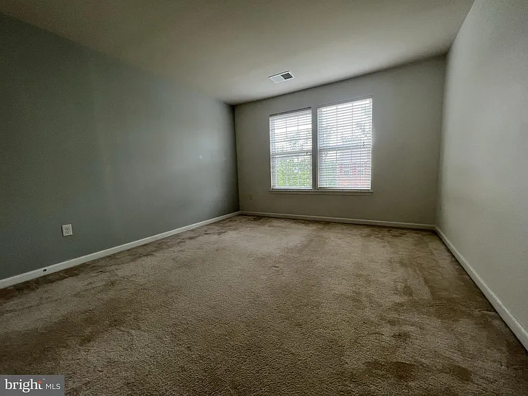 4511 Nightingale Ct — Photo 15