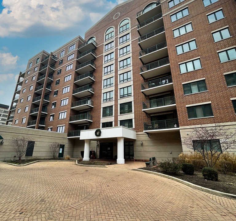 1st image of 750 Pearson St APT 404
