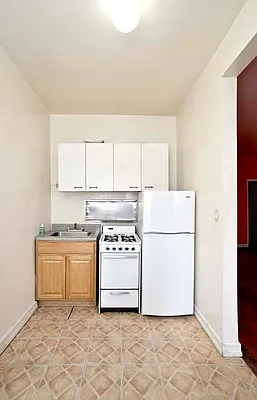 Rented by Pink Stone Realty LLC | media 20