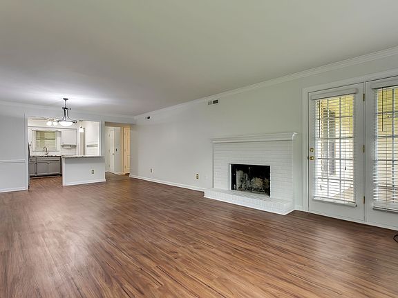 5th image of 337 Westfield Dr
