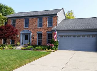 1424 Oakstone Dr, Rochester Hills, MI 48309