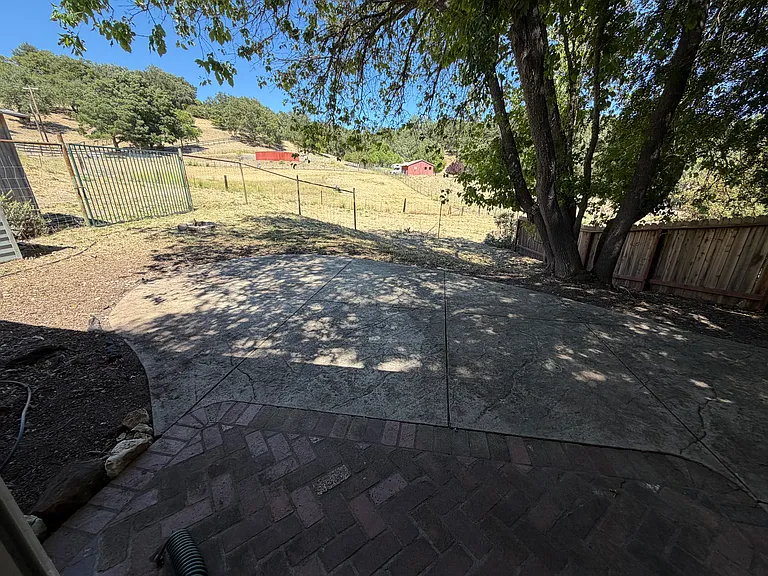 Cascabel Rd — Photo 10