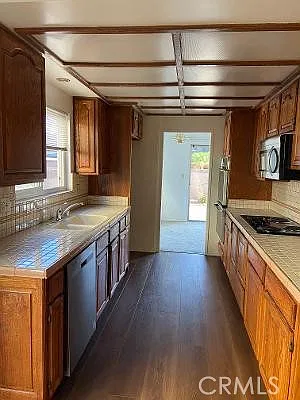 4 bed, 1853 sqft, $4,980 — Photo 1