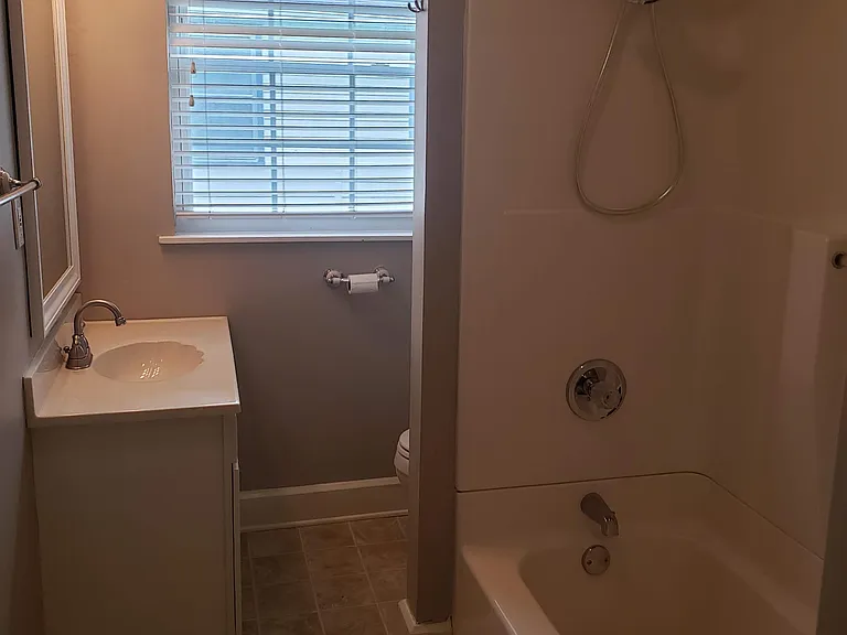 223 Richardson Ave — Photo 16